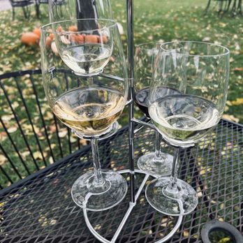 Fountain Hill Winery & Vineyard - Wine flight - Wine Tasting Room Near Me - Delano, Minnesota Fountain Hill Winery & Vineyard - Wine flight - Wine Tasting Room Near Me - Delano, Minnesota