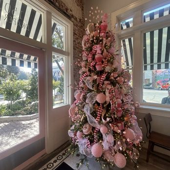 Bella Bakery - Holidays inside bella - Coffee & Tea Near Me - Kingsburg, California
