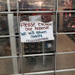 Lids - Par for the course for the Lids at Fair Oaks Mall during normal business hours.