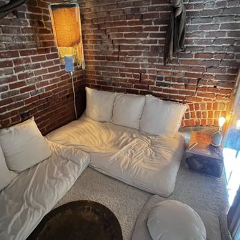 TEA AT SHILOH - Updated June 2024 - 53 Photos & 28 Reviews - 2035 Bay