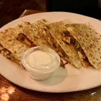 Cobble Stone - chicken quesadilla - Bars Near Me - Purchase, New York