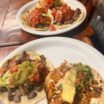 Taquería El Paisa - Tacos with toppings - Tacos Near Me - La Paz, BCS