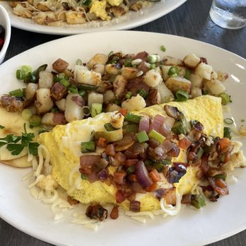 Hot Off The Griddle - Seasonal Vegetable Omelet - Breakfast & Brunch Near Me - Orangevale, California