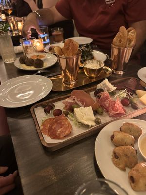 Bar Louise by null