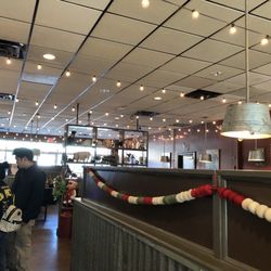 Danny's Bar-B-Que - Line inside