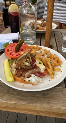 Pelican Club by null