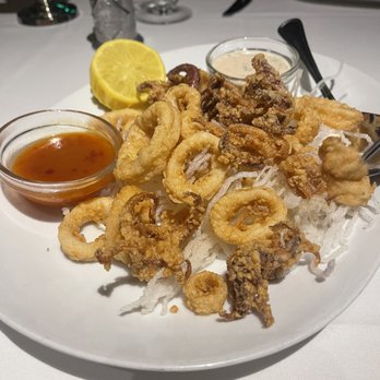 Eddie V's Prime Seafood - calamari (was mainly rice noodles on the bottom) - Seafood Near Me - Burlington, Massachusetts
