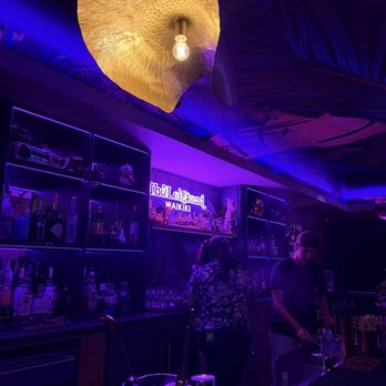 The Lei Stand Waikīkī - Cocktail Bars Near Me - Honolulu, Hawaii The Lei Stand Waikīkī - Cocktail Bars Near Me - Honolulu, Hawaii