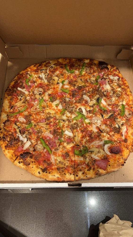 Louie's Pizza Logo