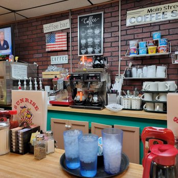 Sunrise Breakfast Shoppe - This is a great little place for breakfast. Owned by a retired Senior Chief ( US Navy Retired). - Breakfast & Brunch Near Me - Chesapeake, Virginia