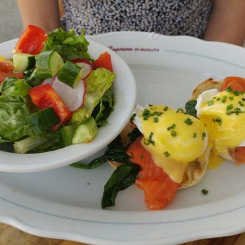Cafe Landwer - Rutherford & Bathurst - Cafes Near Me - Maple, Ontario Cafe Landwer - Rutherford & Bathurst - Cafes Near Me - Maple, Ontario