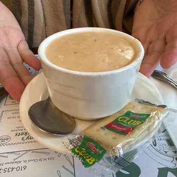 Wert's Cafe - Werts Famous Seafood Bisque - American Near Me - Allentown, Pennsylvania Wert's Cafe - Werts Famous Seafood Bisque - American Near Me - Allentown, Pennsylvania