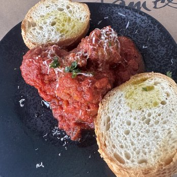 Sale Pepe - Polpette - Pizza Near Me - Lahaina, Hawaii Sale Pepe - Polpette - Pizza Near Me - Lahaina, Hawaii