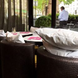 Nice ambience in a nice and quiet area of Paris