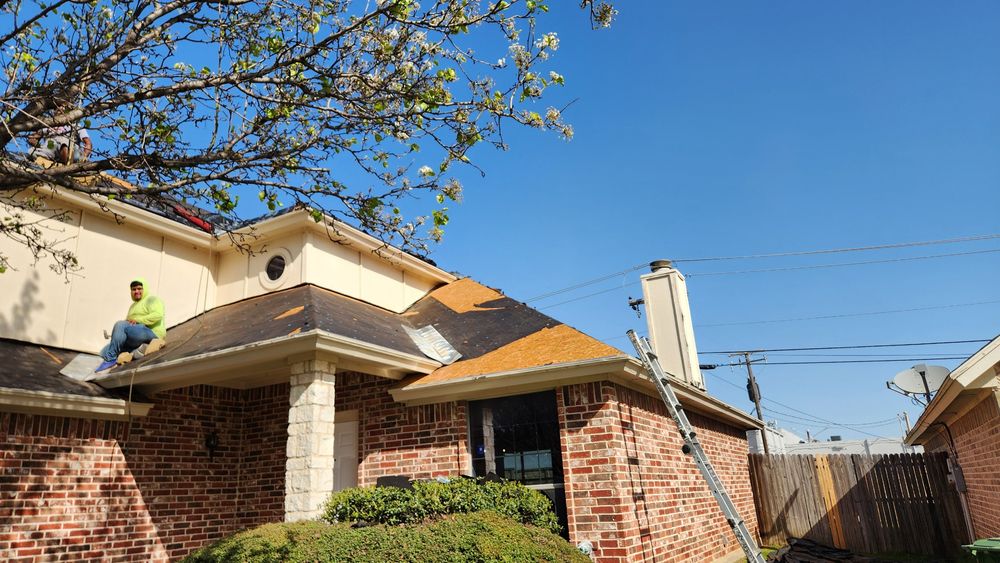 Slide of Thunder Roofing and Construction