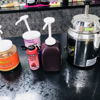 LimeBerry - a blender, juicer, and other condiments on a counter - Ice Cream & Frozen Yogurt Near Me - Lacey, Washington LimeBerry - a blender, juicer, and other condiments on a counter - Ice Cream & Frozen Yogurt Near Me - Lacey, Washington