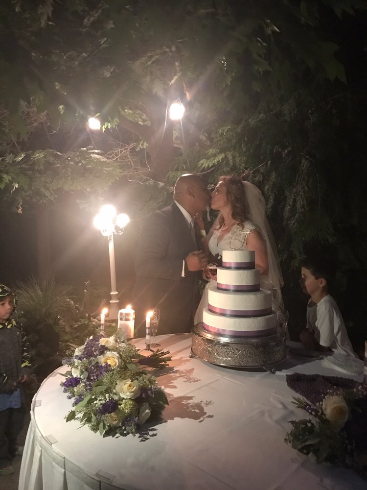 CHRISTIE’S CAKES Updated September 2024 1015 S 40th Ave, Yakima