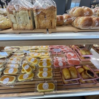 L'AMI Bakery & Cafe - Bakeries Near Me - New York, New York