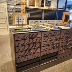 Neu's Hardware Tools Paint - We're here to get a handle on things