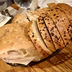 Louie's On The Avenue - Amazing Bread!