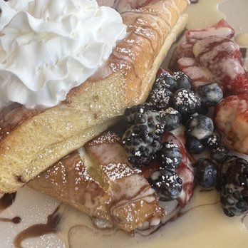 Starling Diner - French Toast Berries - New American Near Me - Long Beach, California