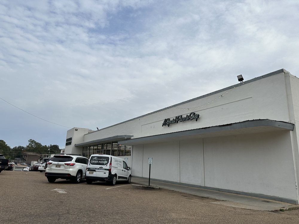 CORNER MARKET Updated August 2024 653 Duling Ave, Jackson