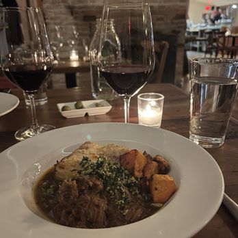 Heirloom Lodge - New American Near Me - West Stockbridge, Massachusetts