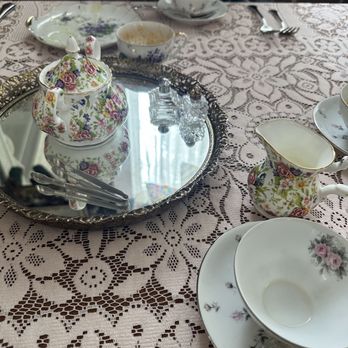 The Olde Magnolia Tea Room - Table setting with the linens were just perfect! - Tea Rooms Near Me - Upland, California The Olde Magnolia Tea Room - Table setting with the linens were just perfect! - Tea Rooms Near Me - Upland, California