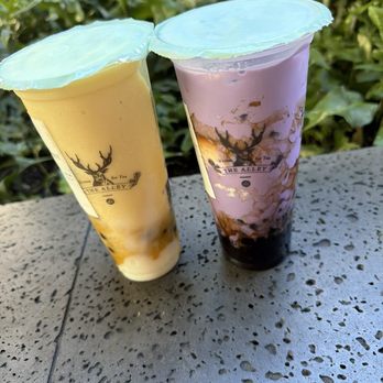 The Alley - Mango Coconut Mochi Smoothie and Ube Crème Brûlée Brown Sugar Boba Milk - Bubble Tea Near Me - Honolulu, Hawaii The Alley - Mango Coconut Mochi Smoothie and Ube Crème Brûlée Brown Sugar Boba Milk - Bubble Tea Near Me - Honolulu, Hawaii