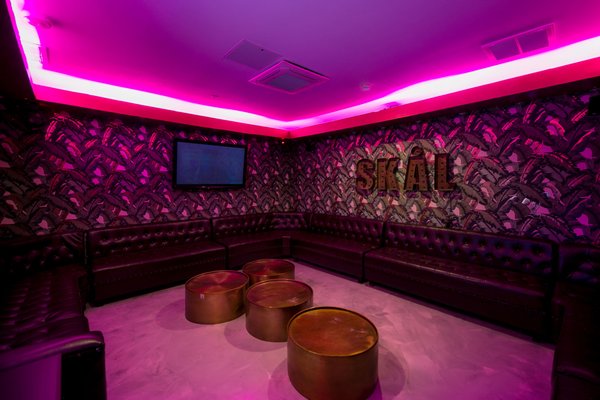 Pandora Karaoke & Bar by null