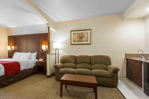 Comfort Suites Oakbrook Terrace Oakbrook Terrace 42 During The Day Dayuse Com