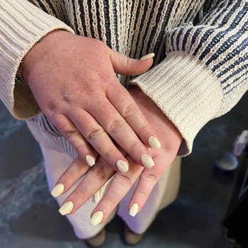 Lindsay Cates - Short coffin nails - Nail Technicians Near Me