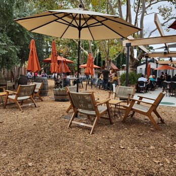 Kivelstadt Cellars & Winegarden - Wine Garden area - Wine Tasting Room Near Me - Sonoma, California
