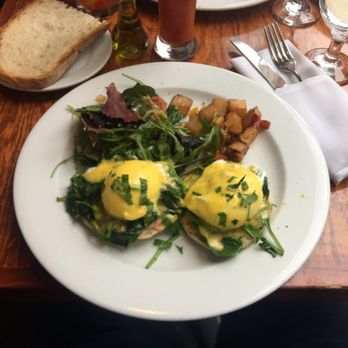 Il Violino - Eggs benedict - Italian Near Me - New York, New York Il Violino - Eggs benedict - Italian Near Me - New York, New York