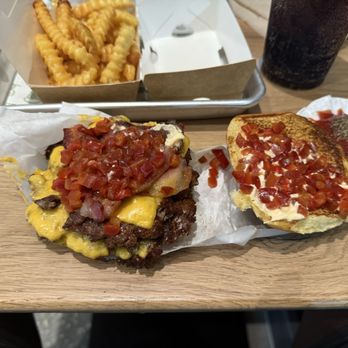 Shake Shack Wesley Chapel - Smokeshack Burger - Burgers Near Me - Lutz, Florida Shake Shack Wesley Chapel - Smokeshack Burger - Burgers Near Me - Lutz, Florida