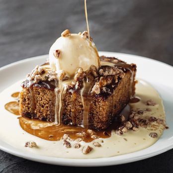 Moxies Shawnessy Test Kitchen Restaurant - Canadian (New) Near Me - Calgary, Alberta