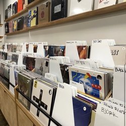 3Hive Record Lounge
