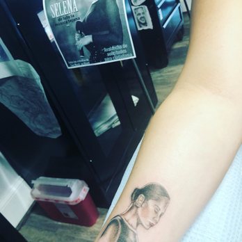 Lady Octopus Tattoos - Tattoo Near Me - Arlington, Virginia