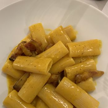 Poldo e Gianna Osteria - Rigatoni Carbonara - Italian Near Me - Rome, RM Poldo e Gianna Osteria - Rigatoni Carbonara - Italian Near Me - Rome, RM