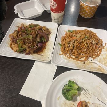 China One - Chow Mein & Black Pepper Chicken & Wonton Soup! - Chinese Near Me - Wildomar, California