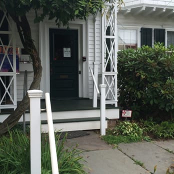 Edward Hopper House Museum & Study Center - Famous front porch - Art Galleries Near Me - Nyack, New York