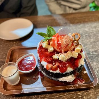 OH Dessert Cafe - Strawberry Yogurt Cheesecake Bingsoo - Desserts Near Me - San Francisco, California OH Dessert Cafe - Strawberry Yogurt Cheesecake Bingsoo - Desserts Near Me - San Francisco, California