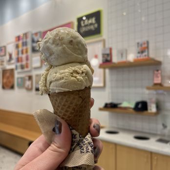Jeni's Splendid Ice Creams - Ice Cream & Frozen Yogurt Near Me - Sarasota, Florida Jeni's Splendid Ice Creams - Ice Cream & Frozen Yogurt Near Me - Sarasota, Florida