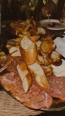 Lagniappe by null
