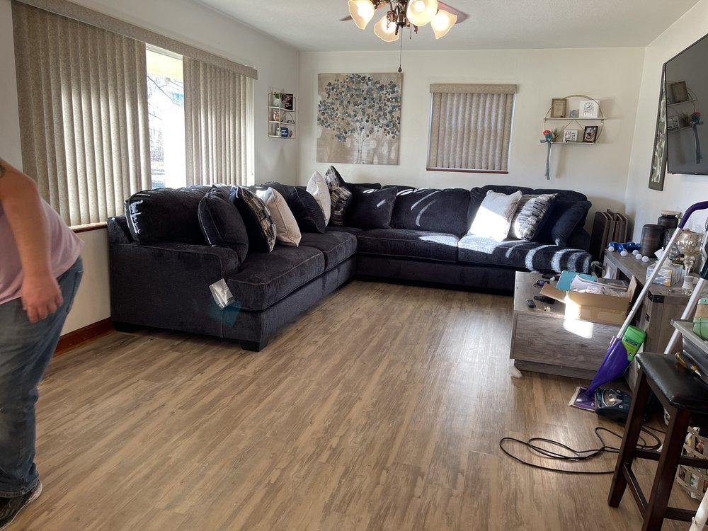 LINDY’S FURNITURE Updated July 2024 24 Photos 233 1st Ave NW, Hickory, North Carolina