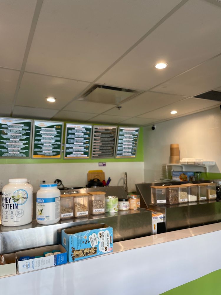 Oasis Juice and Nutrition Bar Logo