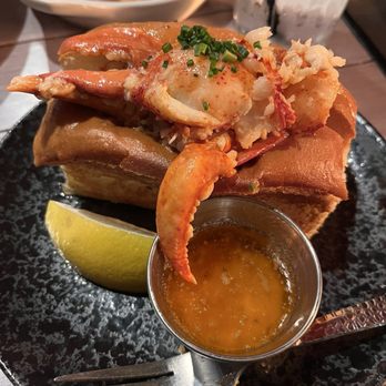 Hook & Anchor - Lobster roll - Seafood Near Me - Costa Mesa, California Hook & Anchor - Lobster roll - Seafood Near Me - Costa Mesa, California