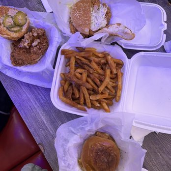 Mr Broast - Zinger Burger Nashville chicken burger Bun Kabab Fries - Burgers Near Me - Rosemont, Illinois
