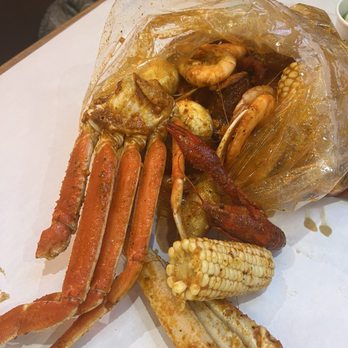 Jumpin’ Lobster - Family pack - shrimp, crawfish and snow crab - Cajun/Creole Near Me - Alhambra, California
