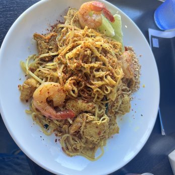 Dear Saigon - Curry Pad Thai - Vietnamese Near Me - Toronto, Ontario